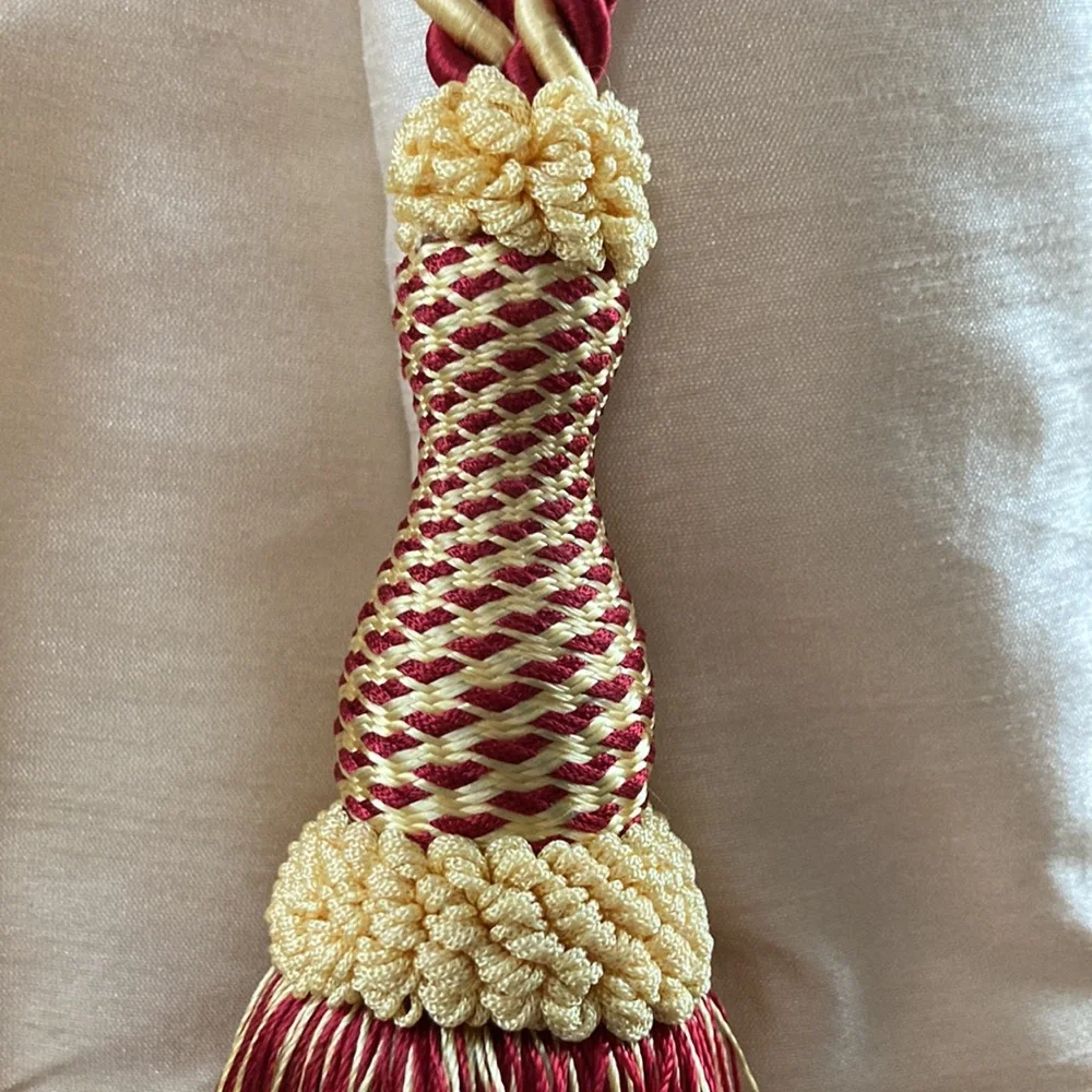 Drapery tie back (4) rope and tassels gold burgundy